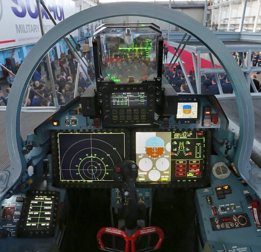Су-35 кабина