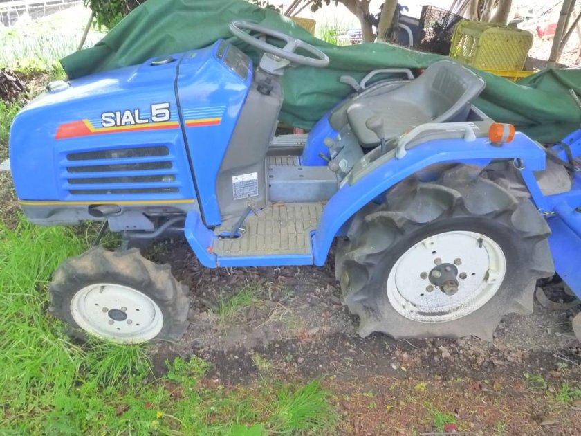 Исеки трактор сил 1500