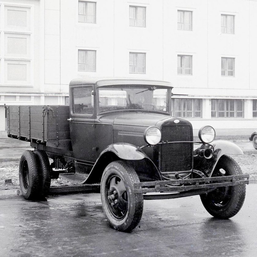 Грузовик полуторка газ аа