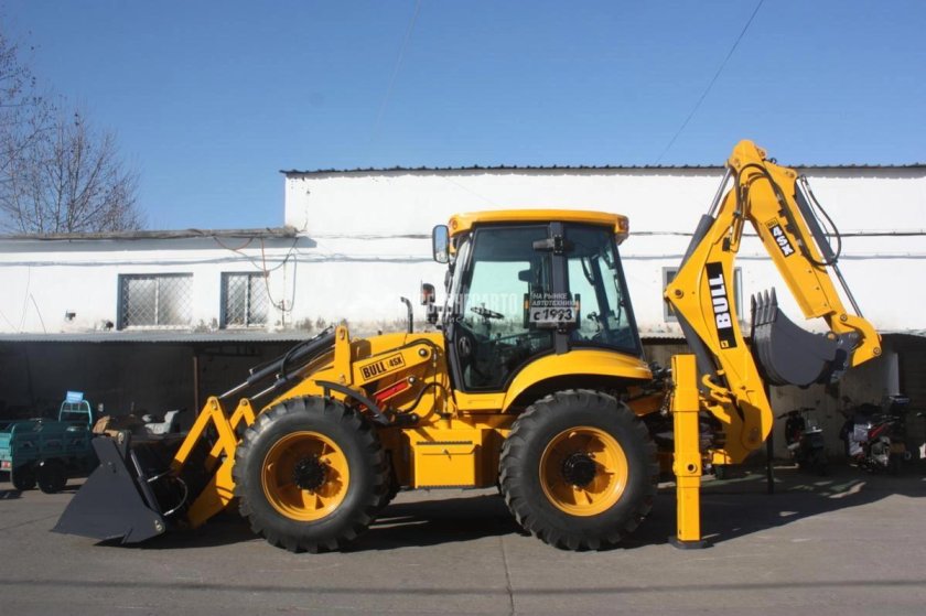 Экскаватор-погрузчик bull 4sx