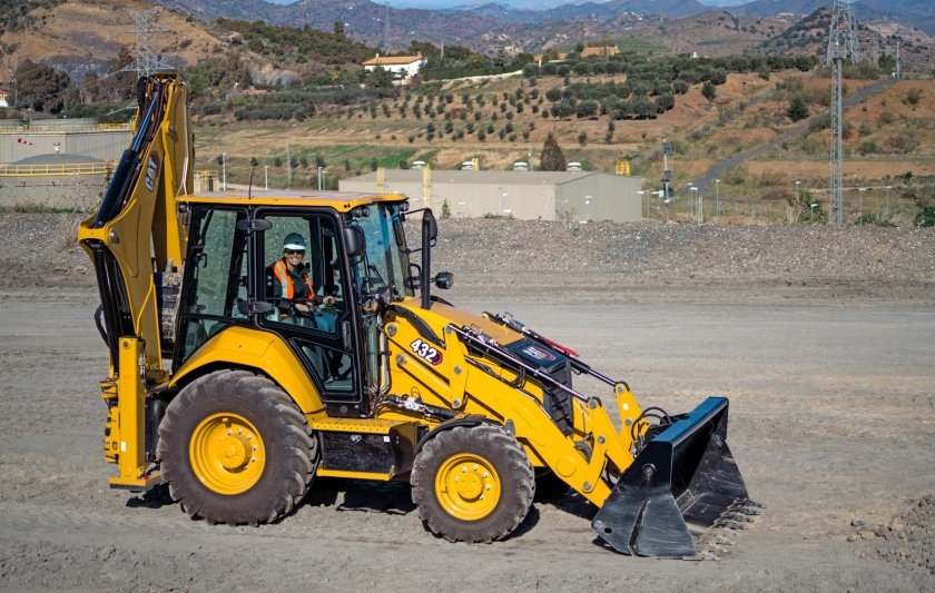 Экскаватор-погрузчик Caterpillar 428e