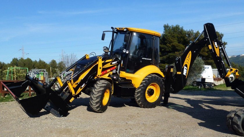 Экскаватор-погрузчик MST m544