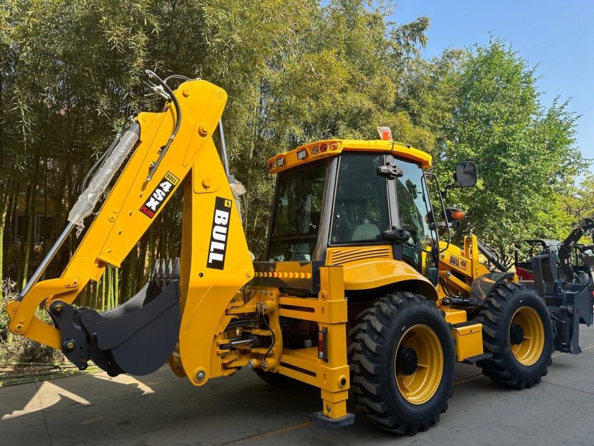 Экскаватор-погрузчик bull 4sx