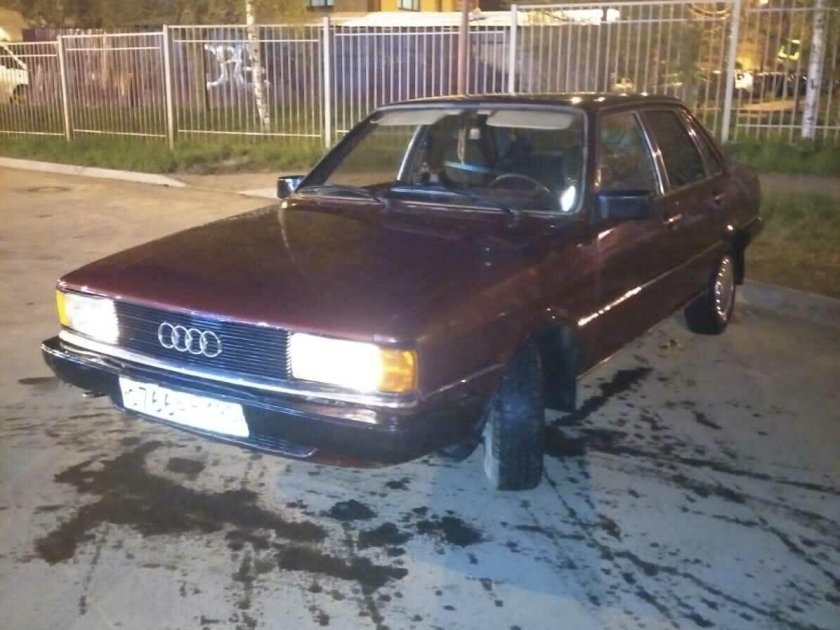 Audi 80 b2 барная стойка