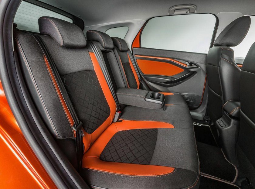 Lada Vesta SW Cross салон