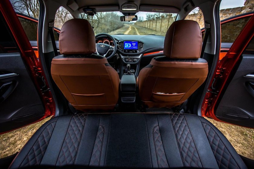 Кожаный салон Лада Веста св кросс