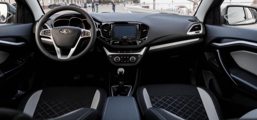 Lada Vesta SW Cross салон