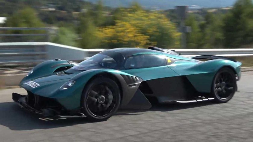 Aston Martin Valkyrie 2021