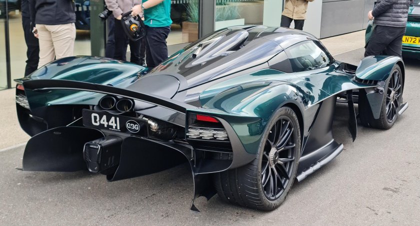 Aston Martin Valkyrie 2023
