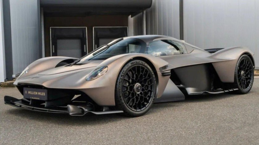 Aston martin valkyrie