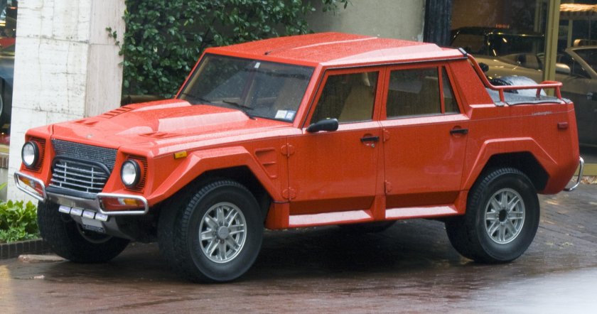 Lamborghini lm002