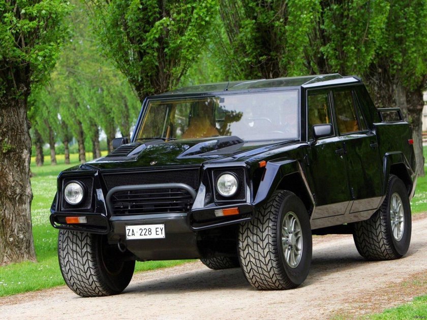 Lamborghini lm002
