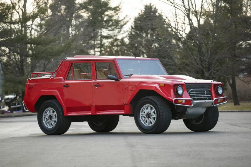 Lamborghini lm002