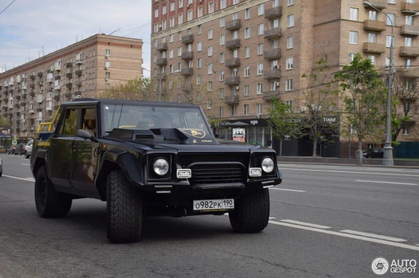 Lamborghini lm002