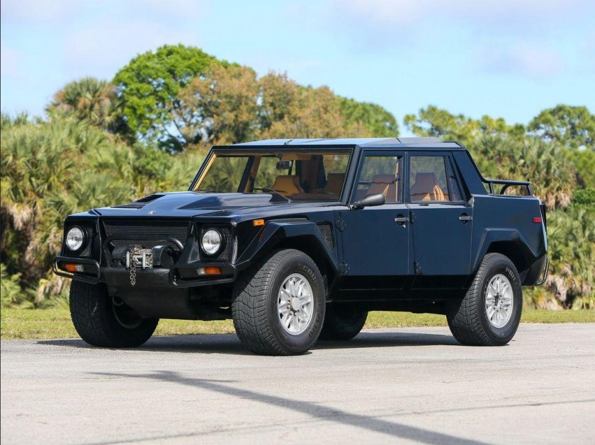 Lamborghini lm002
