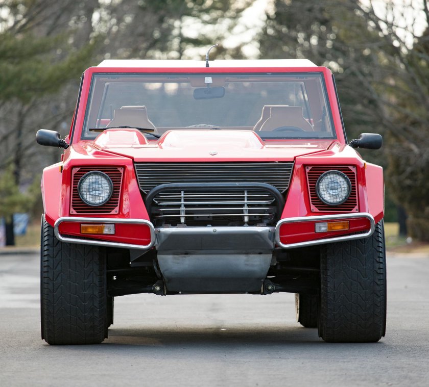Lamborghini lm002
