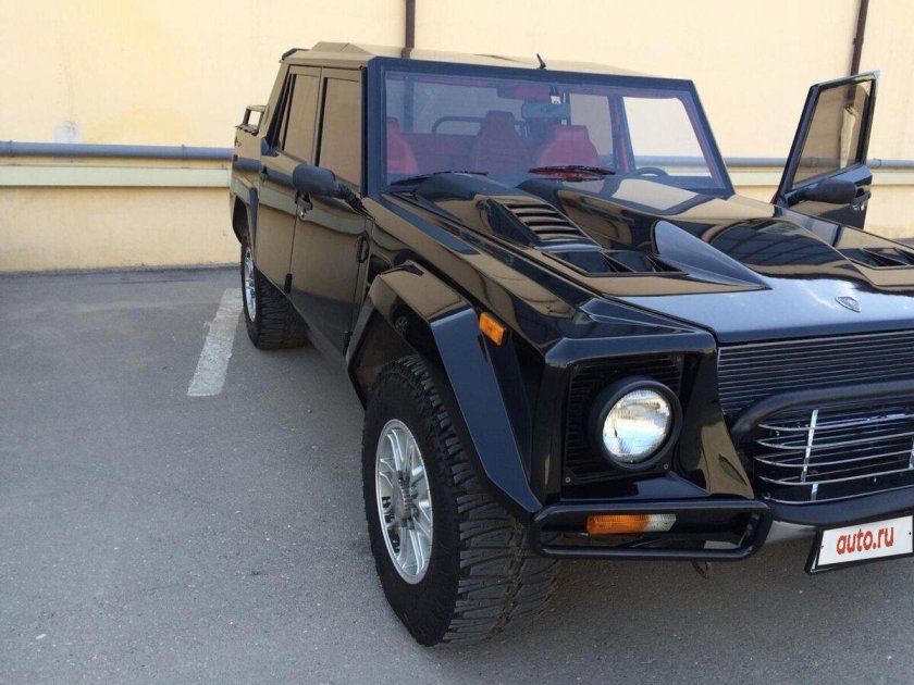 Lamborghini lm002