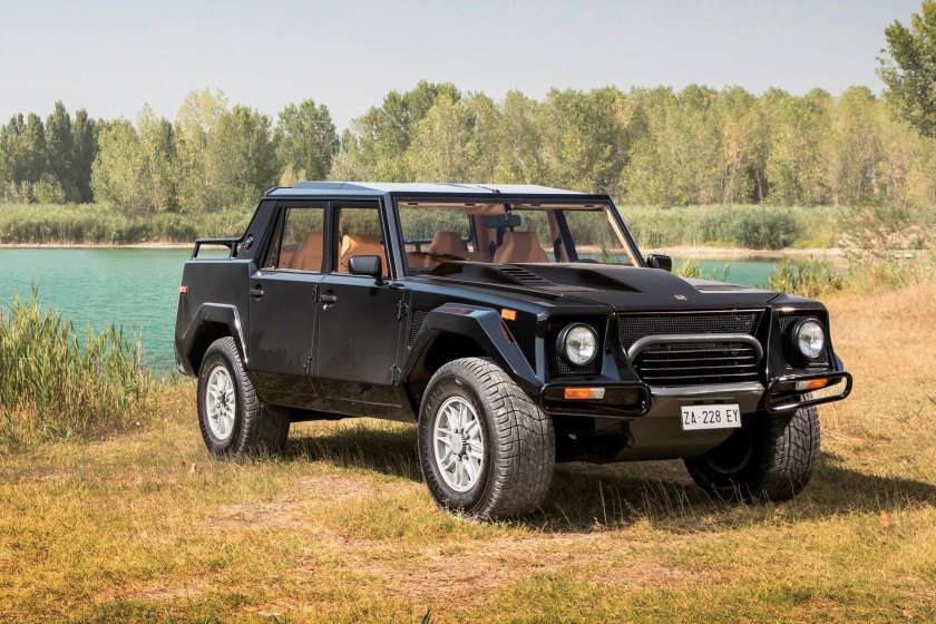 Lamborghini lm002