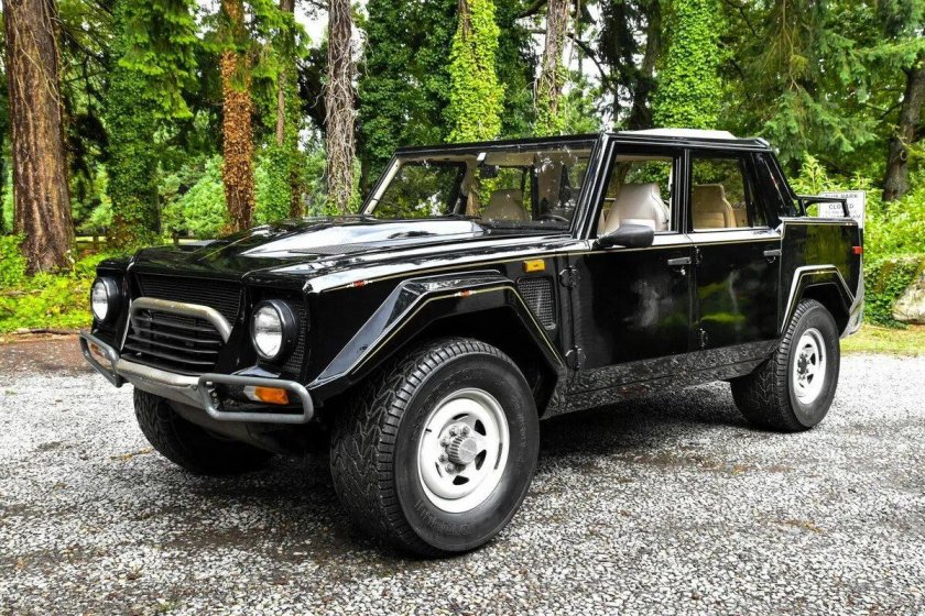 Lamborghini lm002