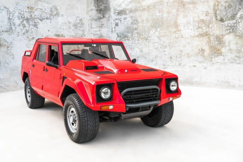 Lamborghini lm002