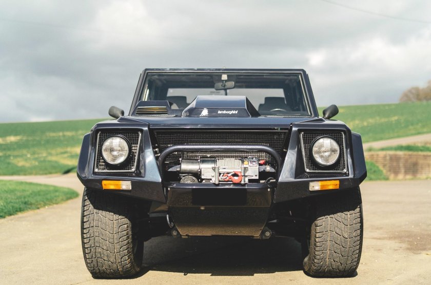 Lamborghini внедорожник lm002