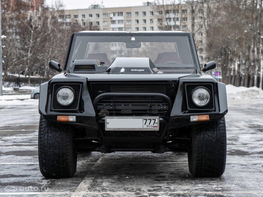 Ламборджини lm002