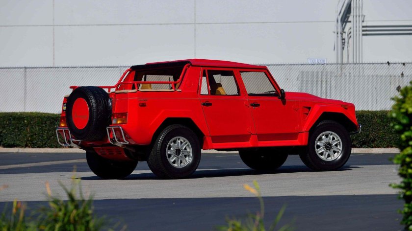 Lamborghini lm002