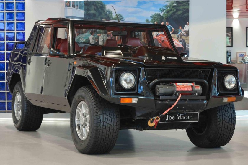 Lamborghini lm002
