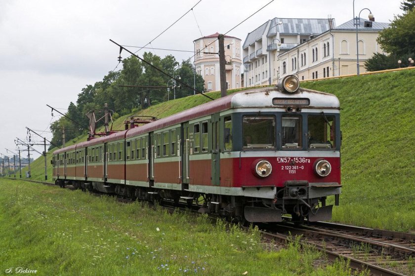 Польская электричка en57