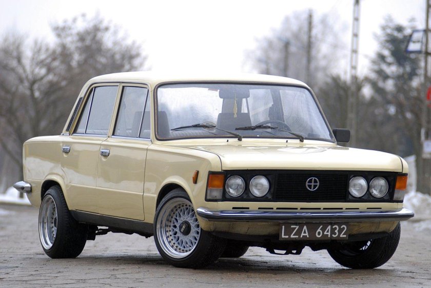 Старый Фиат 124