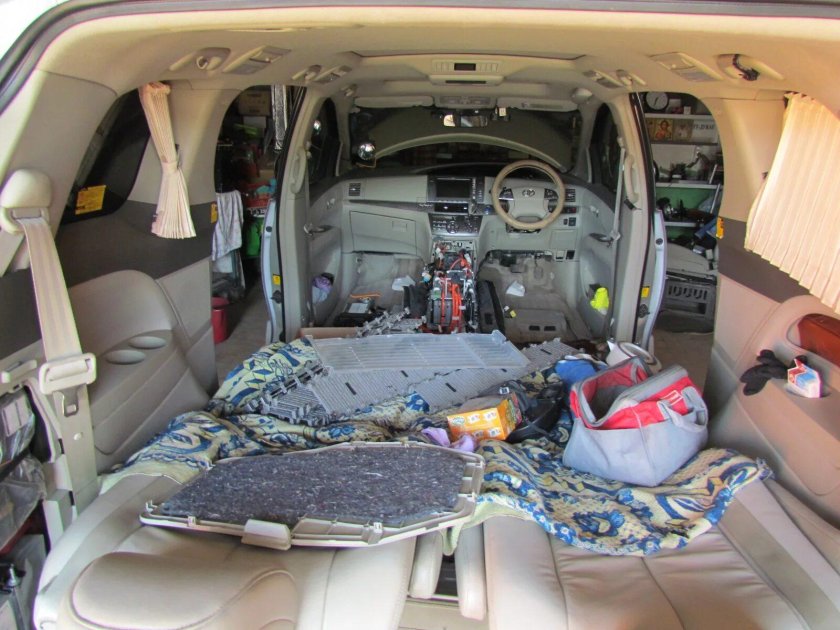 Toyota Estima Hybrid