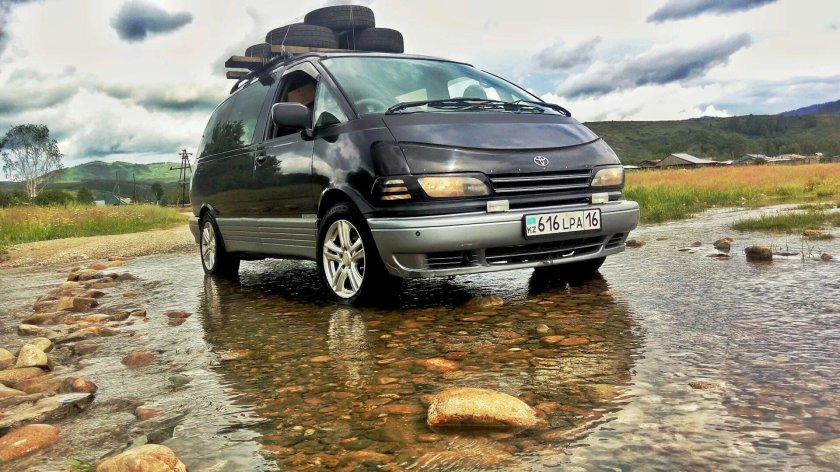 Тойота Эстима Люсида 1994