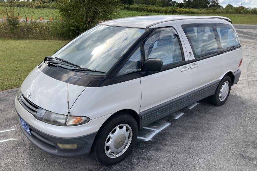 Тойота Estima lucida