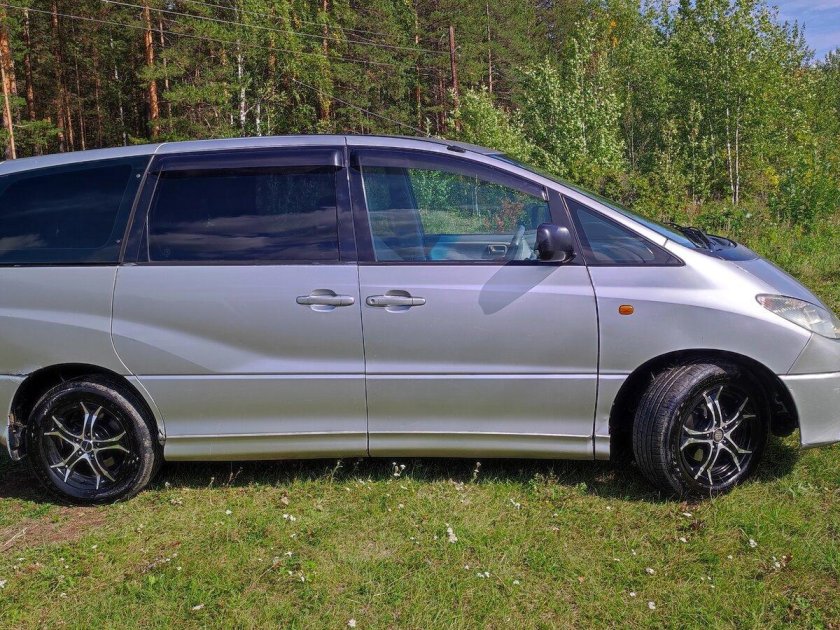 Тойота эстима 2001