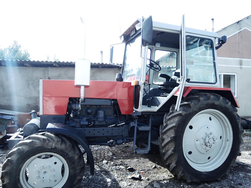 ЮМЗ-6 трактор