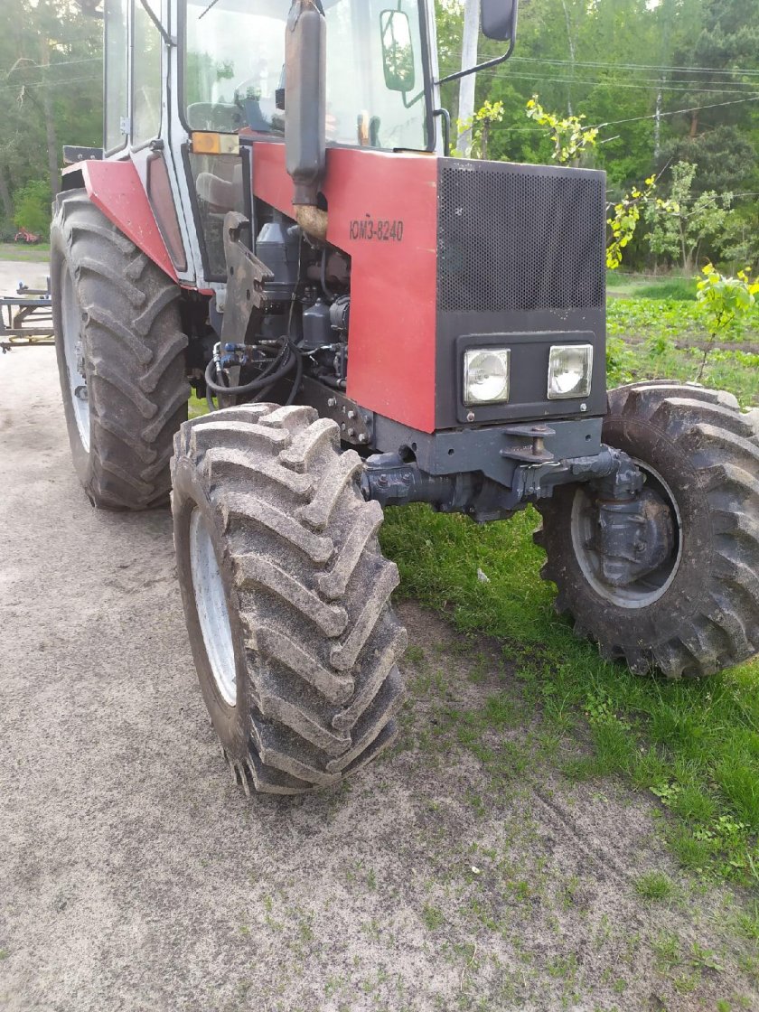 Трактор ЮМЗ 8244