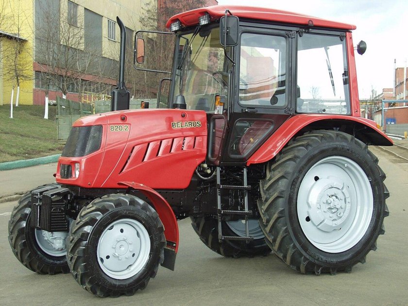 Трактор ЮМЗ 8244