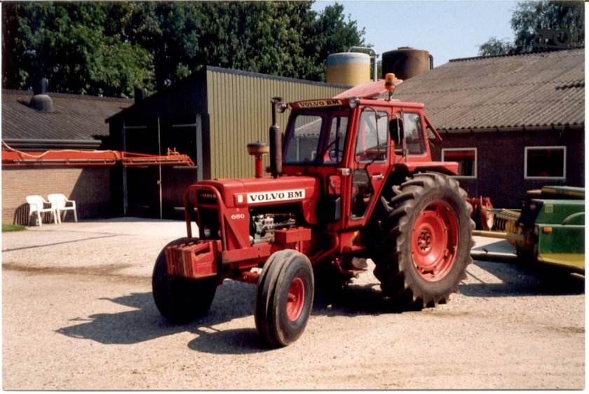 Volvo BM-700 трактор