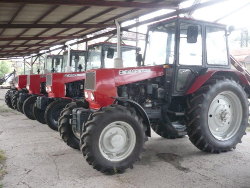 Трактор ЮМЗ 8244