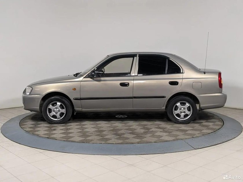 Hyundai accent 1
