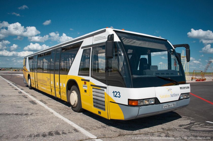 Перронный автобус Neoplan