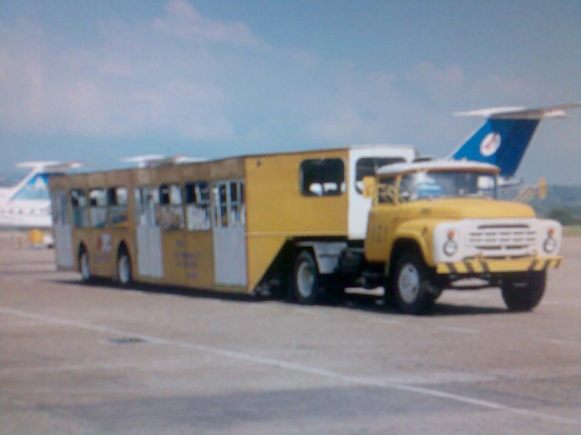 ЗИЛ 130 Аэродромный автобус