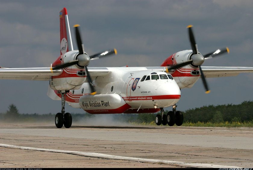 Пожарный самолет АН-32п Россия
