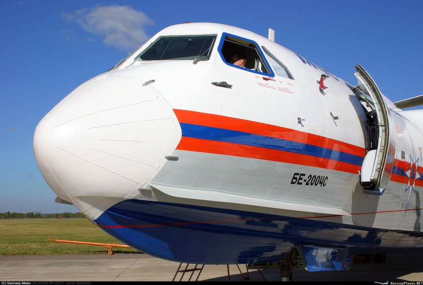 Самолет бе 200