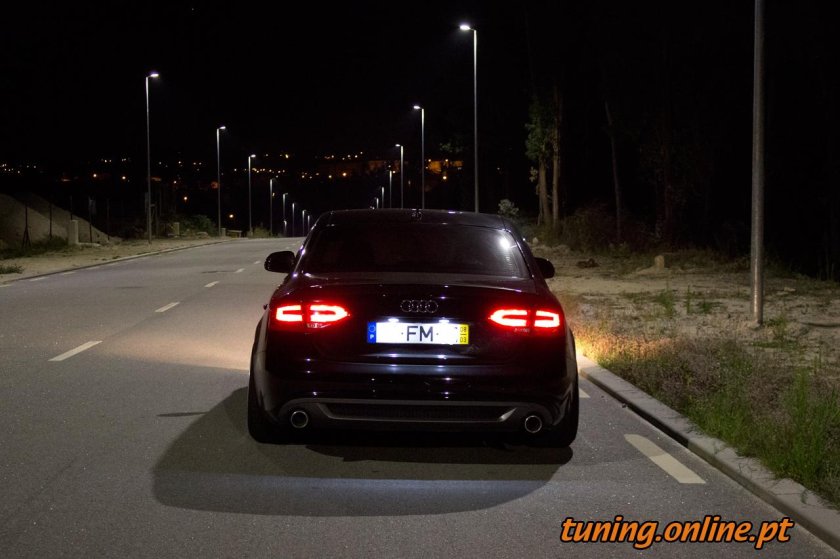 Ауди сзади ночью