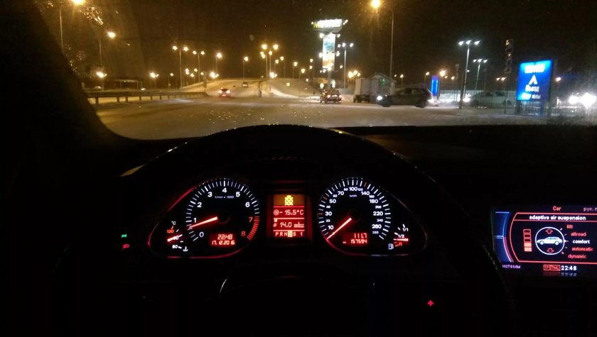 Ауди а6 ночью зимой