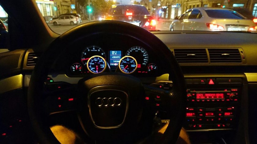 Ауди а4 салон ночью