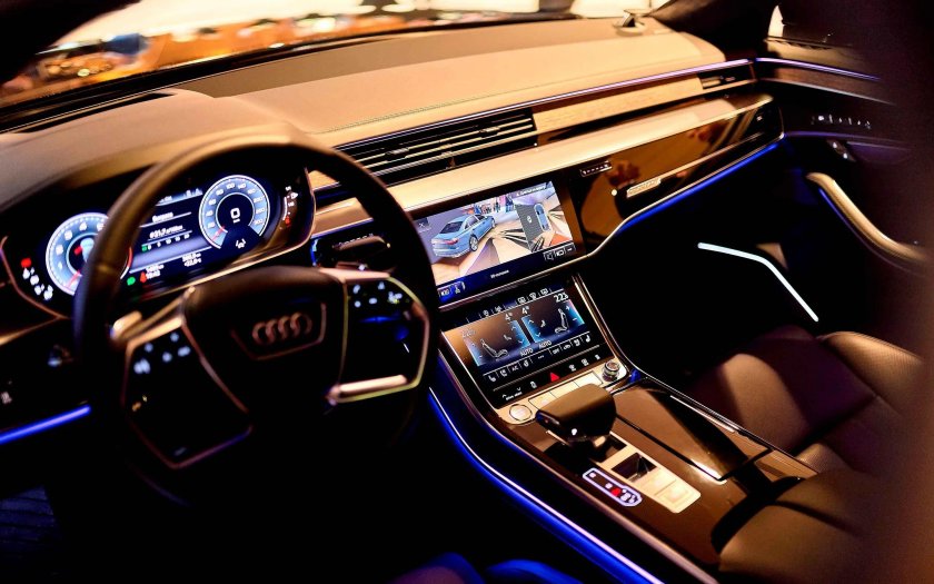 Ауди а8 2022 салон