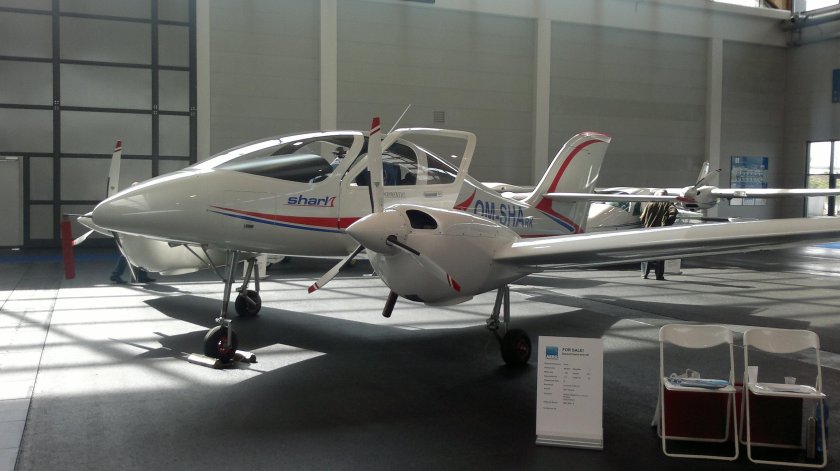 Самолет Шарк