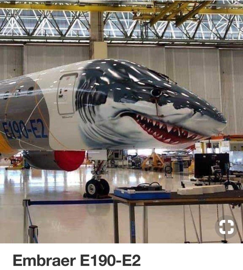 Акула самолет Тревор Хендерсон